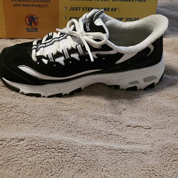 Skechers Women's D'Lites Fan Girl Sneakers - Picture 9 of 14